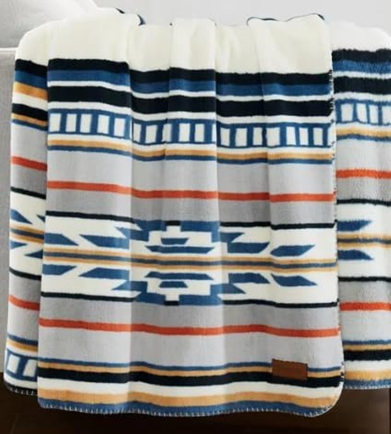 Pendleton Ultra Soft Plush Throw -Saltillo Stripe